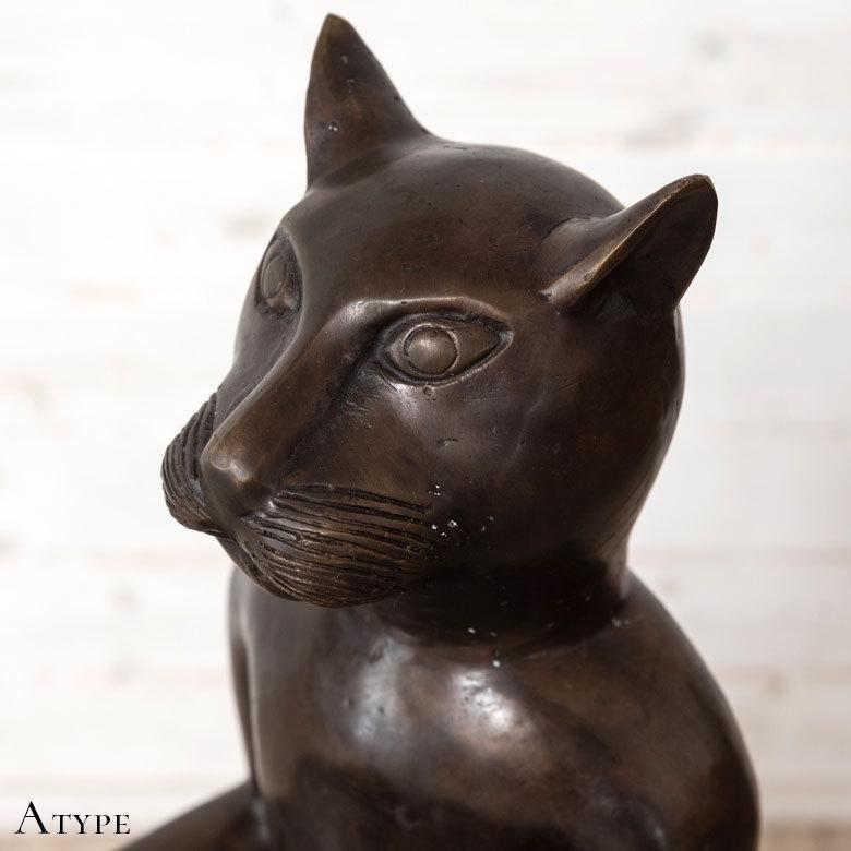 お皿を持ったブロンズ製の大きな特大バリネコ像 12960 : アジア工房