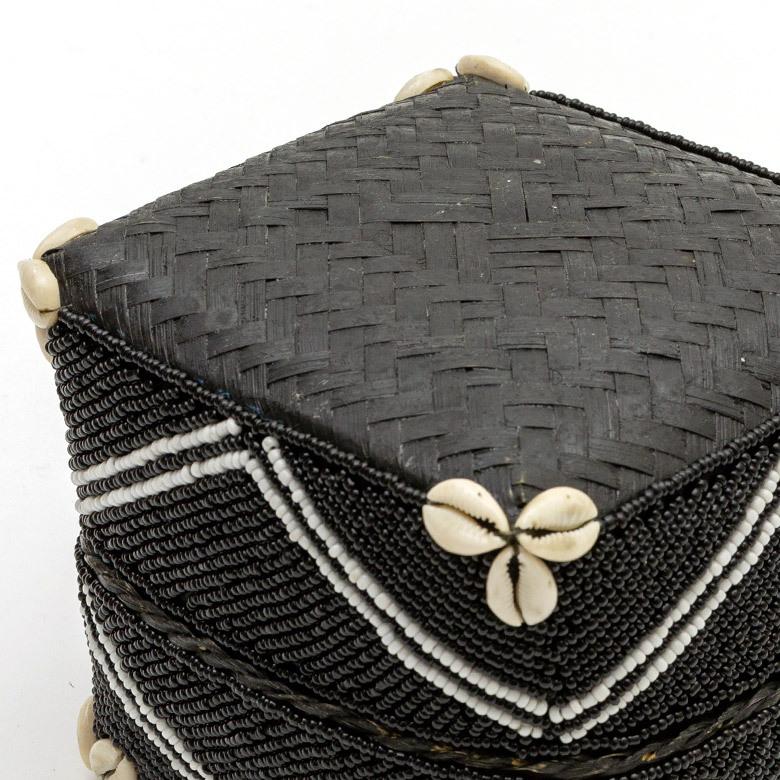 ソカシ ビーズ製 クロス柄 シェル付き 17×17cm ブラック 13533-m |  | 08