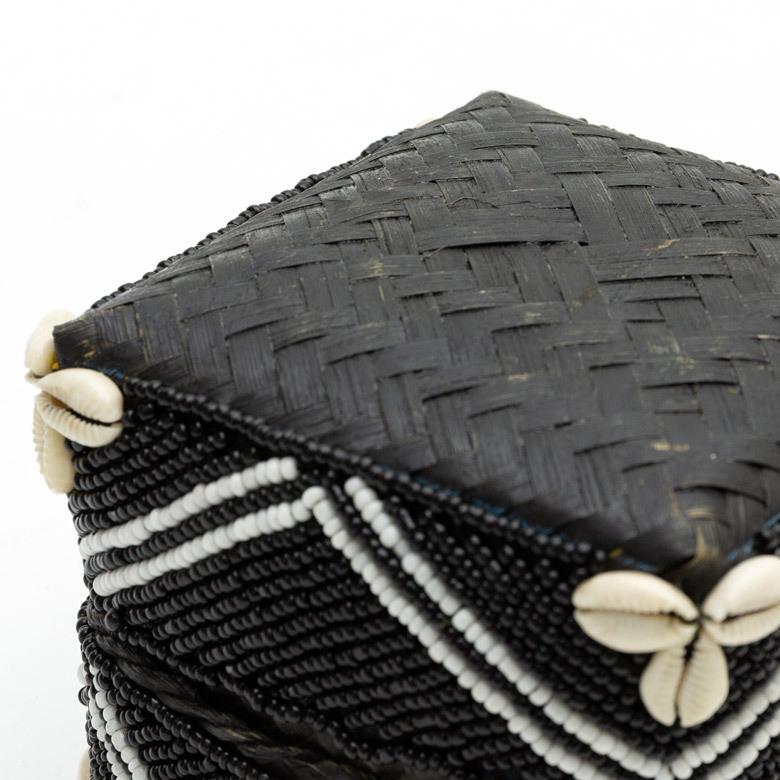 ソカシ ビーズ製 クロス柄 シェル付き 13×13cm ブラック 13533-s |  | 08