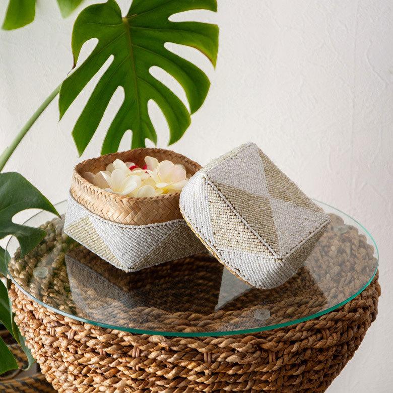 ソカシ ビーズ製 ダイヤ柄 16×16cm 白×ベージュ 13535-m |  | 09