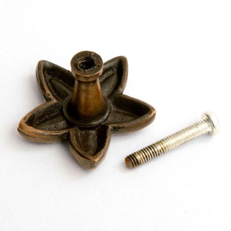 取っ手 フランジパニ プルメリア Sサイズ 幅3.5cm 高さ3.5cm アンティーク風 真鍮製 つまみ 13761 |  | 06