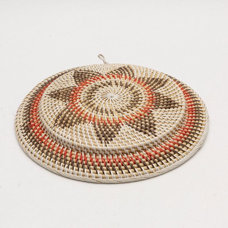 壁掛けトレイ ウォールデコレーション ラタン製 円形 編み込みデザイン トレイバスケット 径約35cm 深さ5cm 13833 |  | 18