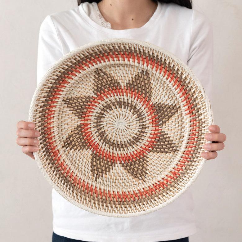 壁掛けトレイ ウォールデコレーション ラタン製 円形 編み込みデザイン トレイバスケット 径約35cm 深さ5cm 13833 |  | 05