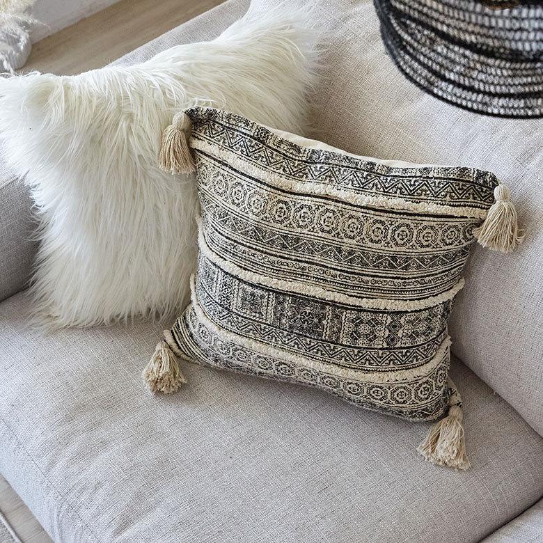 クッションカバー コットン ウーブンプリント 45×45cm タッセル付き Raha ラーハ 34475 |  | 12