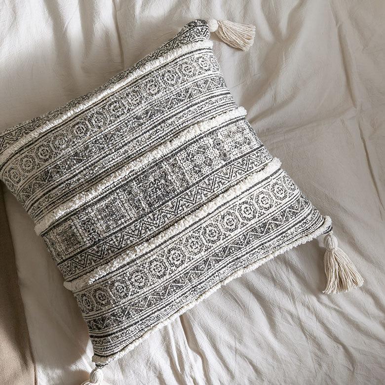 クッションカバー コットン ウーブンプリント 45×45cm タッセル付き Raha ラーハ 34475 |  | 05