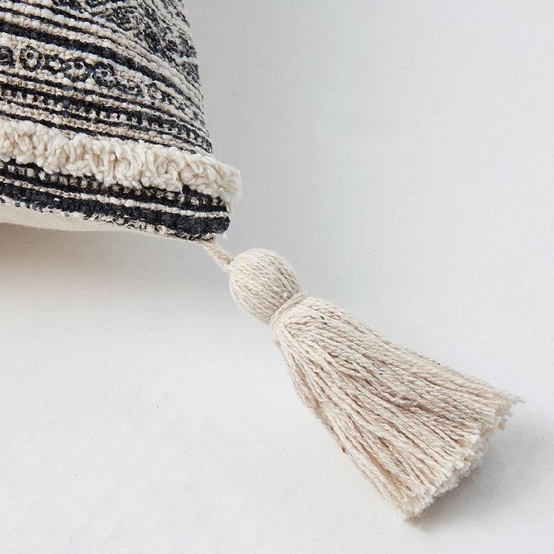 クッションカバー コットン ウーブンプリント 45×45cm タッセル付き Raha ラーハ 34475 |  | 08