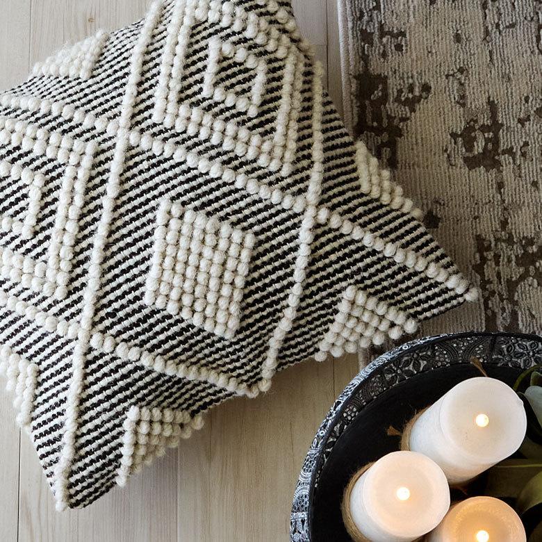 クッションカバー インド グレー モノトーン 幾何柄 ジオメトリック ダイヤ柄 Raha ラーハ 34485-bk |  | 05