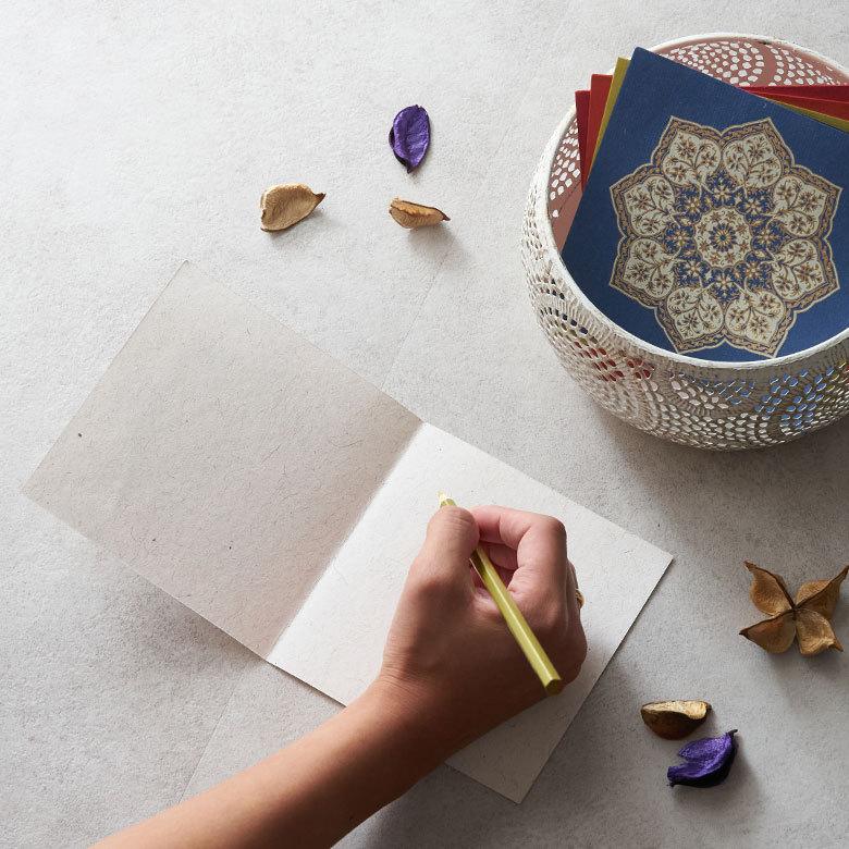 メール便対応 ギフトカード 八角形 曼荼羅柄 インド 見開き 2つ折り 正方形 12.7cm 34537 |  | 08