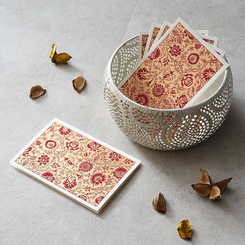 メール便対応 メッセージカード 花柄 赤×ゴールド インド 見開き 2つ折り 長方形 15.2cm 10.2cm 34538 |  | 01