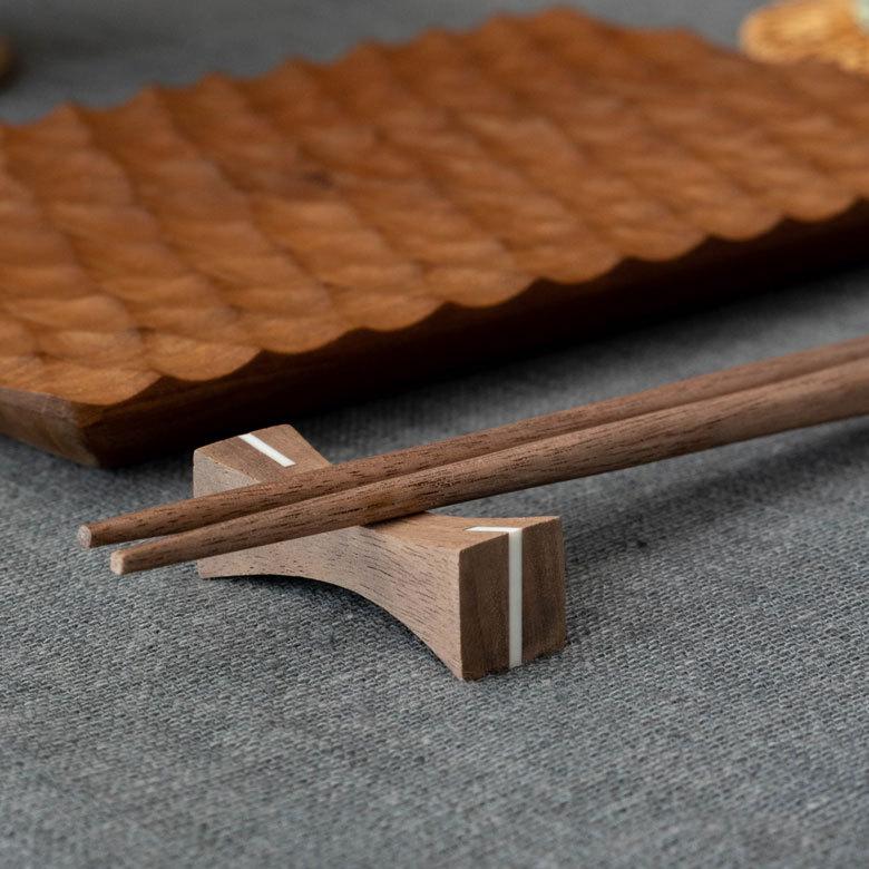メール便対応 お箸 箸 木 天然木 ウォルナット ひねり ダークブラウン ナチュラル W 0.7cm D 23cm H 0.7cm 5127 |  | 15