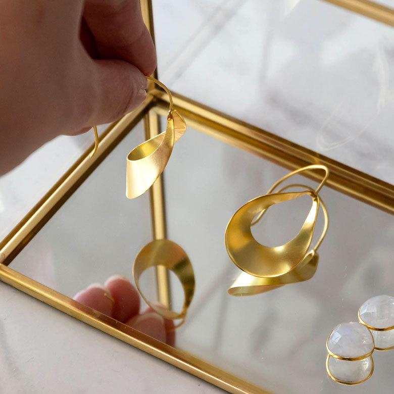 ジュエリーケース アクセサリー ジュエリー 収納 ガラス 真鍮 ミラー ゴールド 金 クリア 約 W 17cm D 9cm H 23.5cm 66980 |  | 17