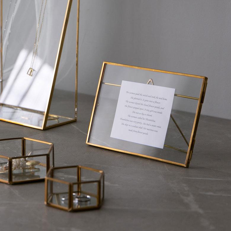 フォトフレーム 横置き ガラスと真鍮 ガラスケース ハガキサイズ 67052 |  | 12