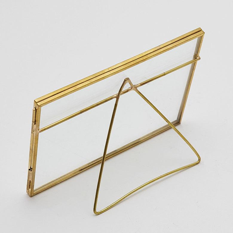 フォトフレーム 横置き ガラスと真鍮 ガラスケース ハガキサイズ 67052 |  | 19