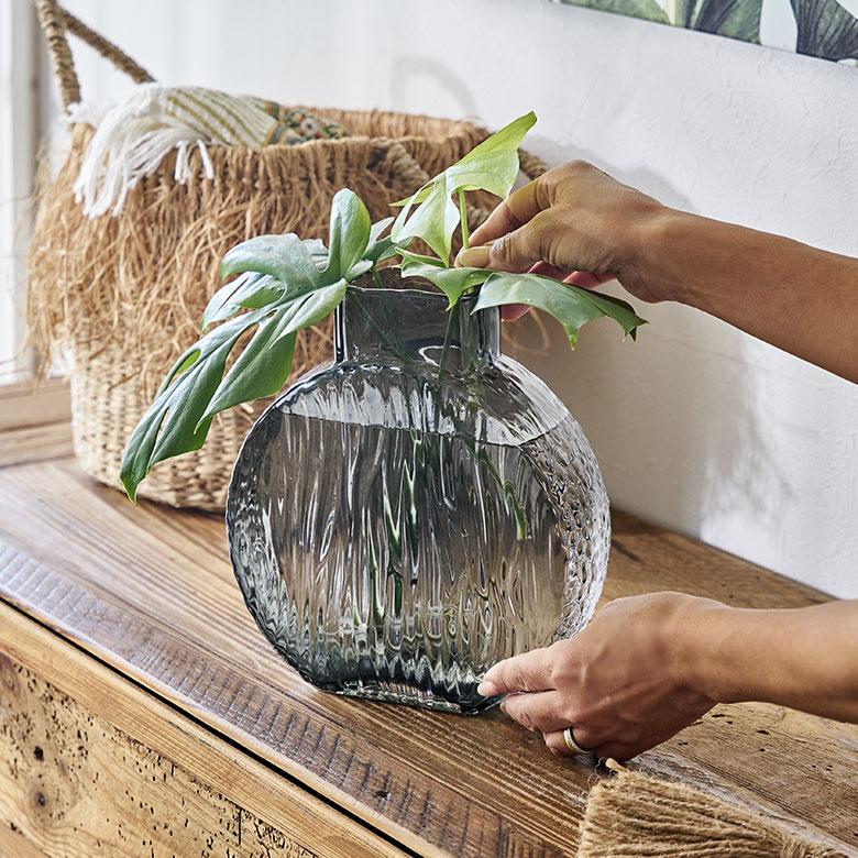 バカラ 草文花　花瓶　フラワーベース　大型サイズ バカラ 草文花花瓶フラワーベース大型サイズ