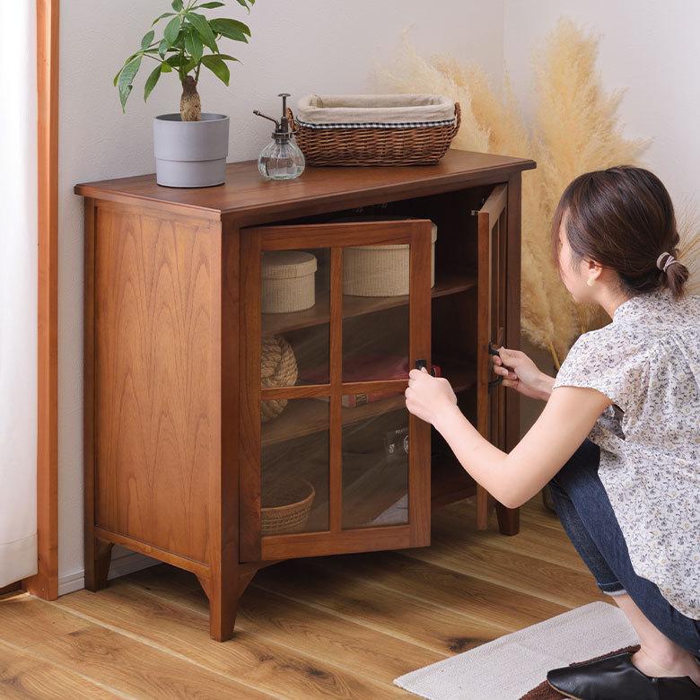 ティンバー キャビネット リビングチェスト チェスト 木製 ガラス扉 天然木 W 80cm D 40cm H 75cm ブラウン 収納家具 リビング収納 おしゃれ 北欧 シンプル 棚 |  | 10