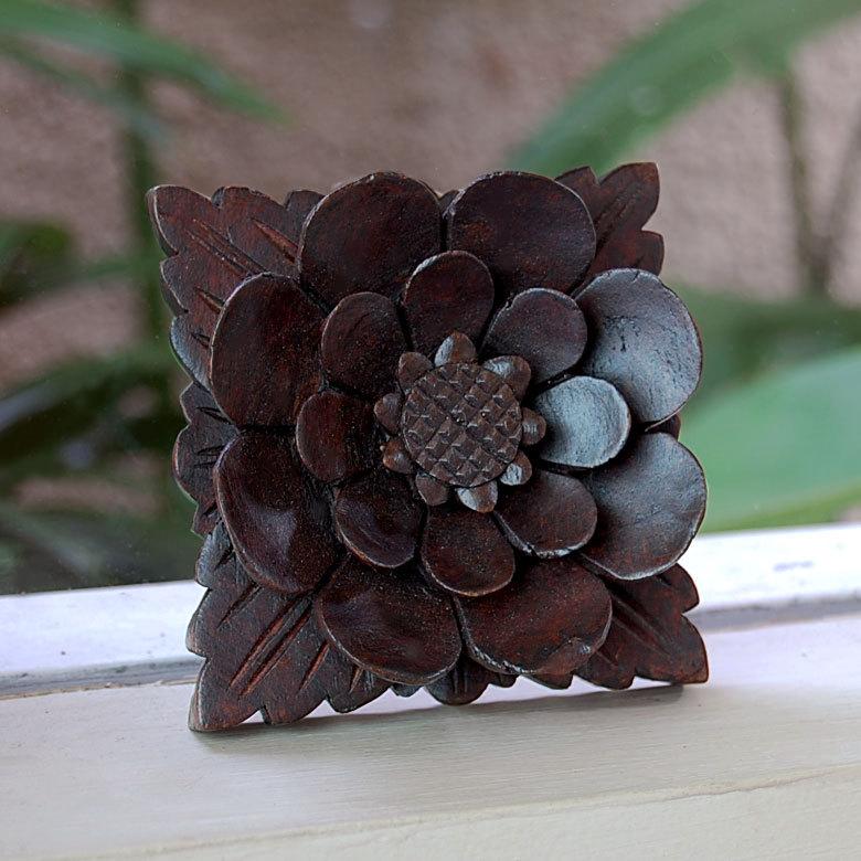 木彫りの可愛い アジアン レリーフ 彫刻 オブジェ 置物 9×9cm 9281