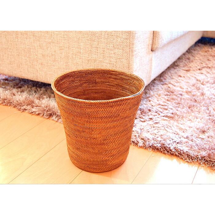 アタ 編まれた 円錐形 シンプルなバスケット 直径約25cm 2003 : アジア
