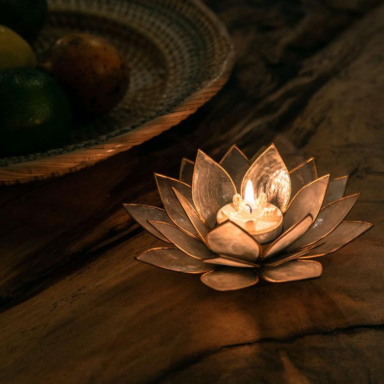 カピスシェル 蓮の花のようなキャンドルホルダーMサイズ 3色展開