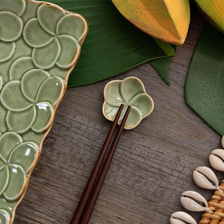 箸置き プルメリアモチーフ 一輪タイプ 3.9cm ホワイト グリーン 陶器製 pl1-668 |  | 13