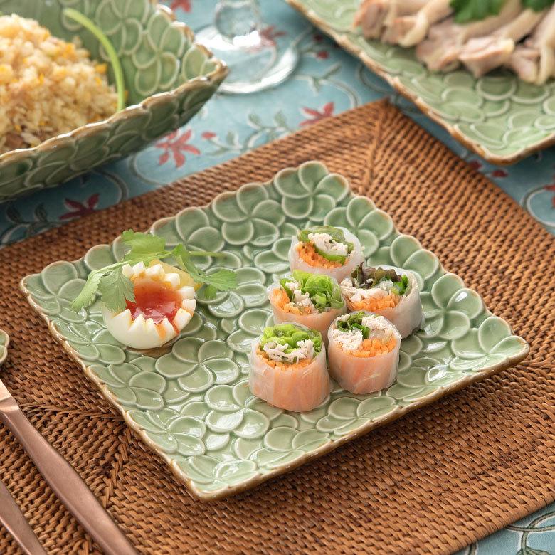 Anthropologie黒白花柄の中型皿 陶磁器製2枚セットです。 【楽天市場