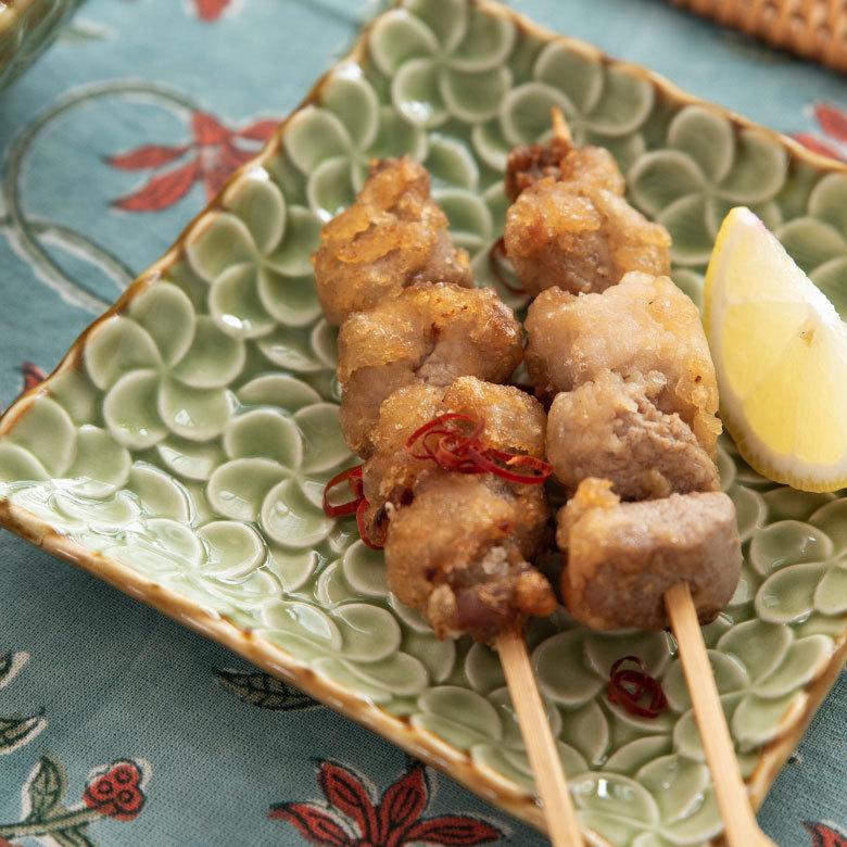 スクエアプレート プルメリアモチーフ Sサイズ 12.3cm角 ホワイト 陶器製 pl11-668 |  | 14