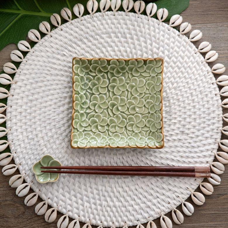 スクエアプレート プルメリアモチーフ Sサイズ 12.3cm角 ホワイト 陶器製 pl11-668 |  | 16