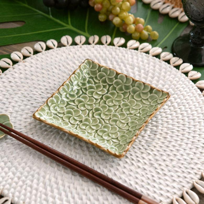 スクエアプレート プルメリアモチーフ Sサイズ 12.3cm角 ホワイト 陶器製 pl11-668 |  | 08