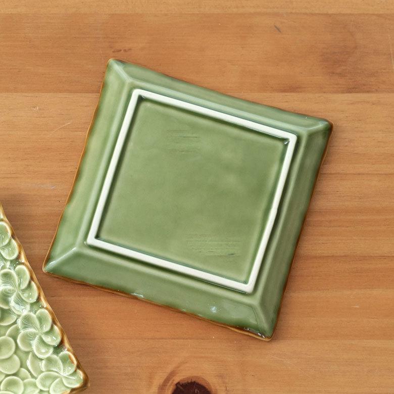 スクエアプレート プルメリアモチーフ Sサイズ 12.3cm角 ホワイト 陶器製 pl11-668 |  | 09