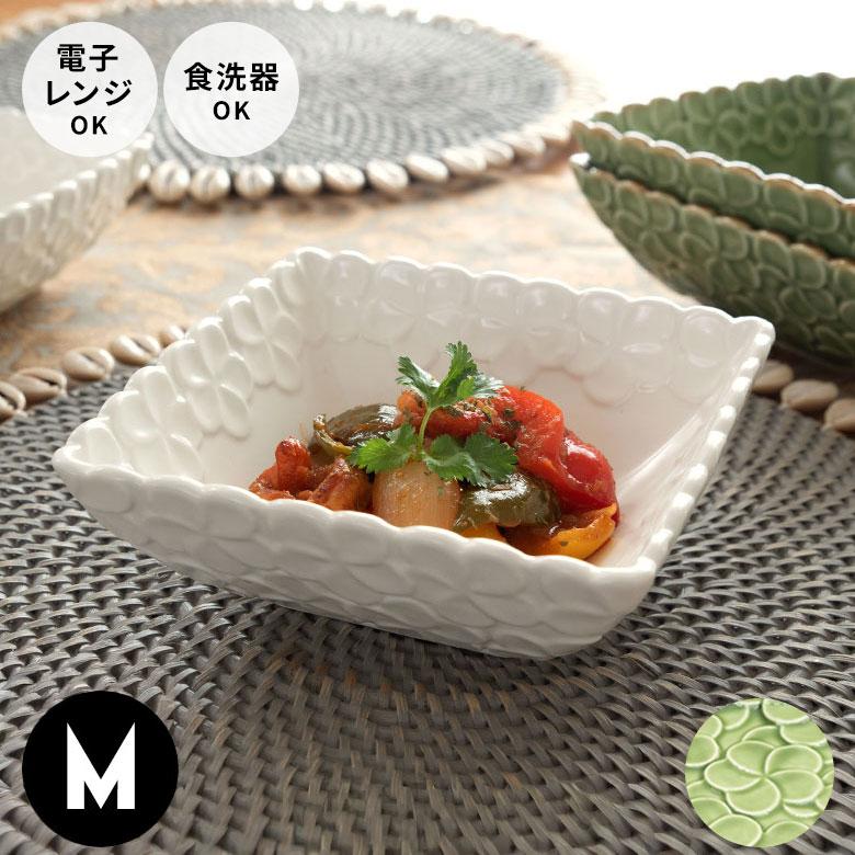 深角皿 プルメリアモチーフ Mサイズ 14.5cm角 ホワイト 陶器製 pl7-668