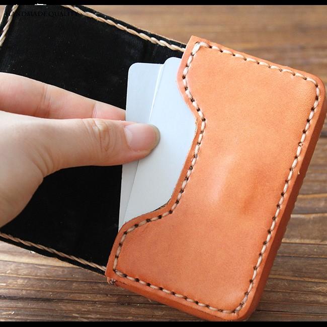 名刺入れ レザー 本革 カードケース 二つ折り マグネット式 大容量