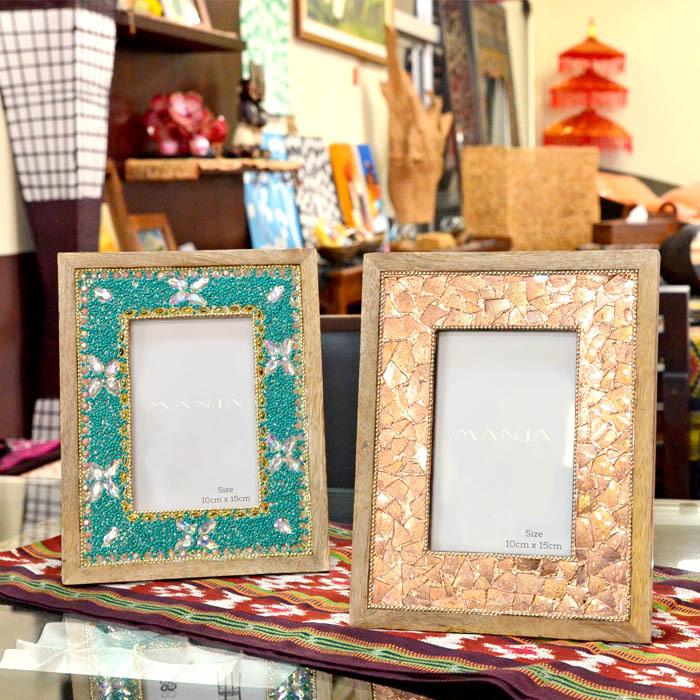 フォトフレーム ビーズ 天然木 《19cm×24cm》ピンク 水色 ウッド 写真