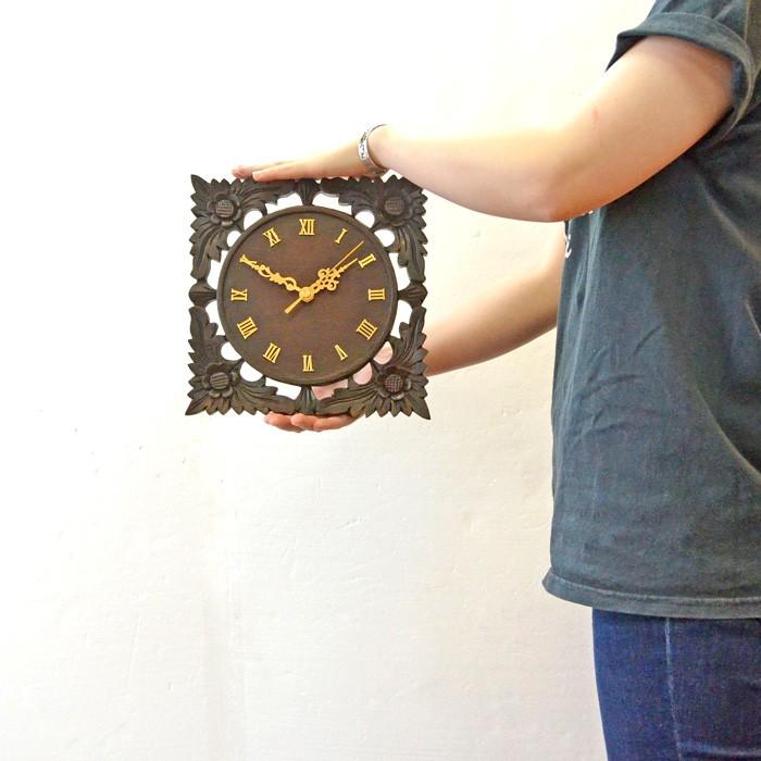 アジアン 壁掛け時計 24cm×24cm 天然木 木製 木 彫刻 木目 掛け時計 日本製 おしゃれ かわいい きれい ナチュラル WOO-0073-sq