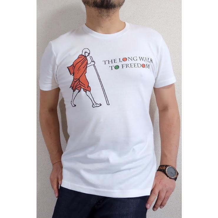 マハトマガンジーのＴシャツ Gandhi 【サイズ：S、M、L、XL、２XL】ガンジーの言葉 ガンジーＴシャツ 名言 キングサイズTシャツ 送料無料 ラッピング無料｜asianlatino