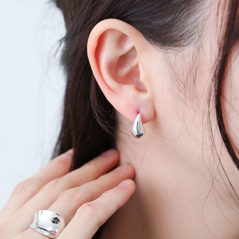 ansil（アンシル） ピアス シルバー925 アレルギー対応 雫 ドロップ