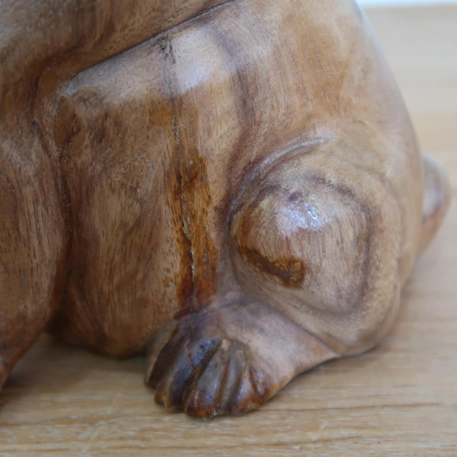 ブルドッグの木彫り 座像 20cm 木製 犬の置き物 オブジェ オーナメント