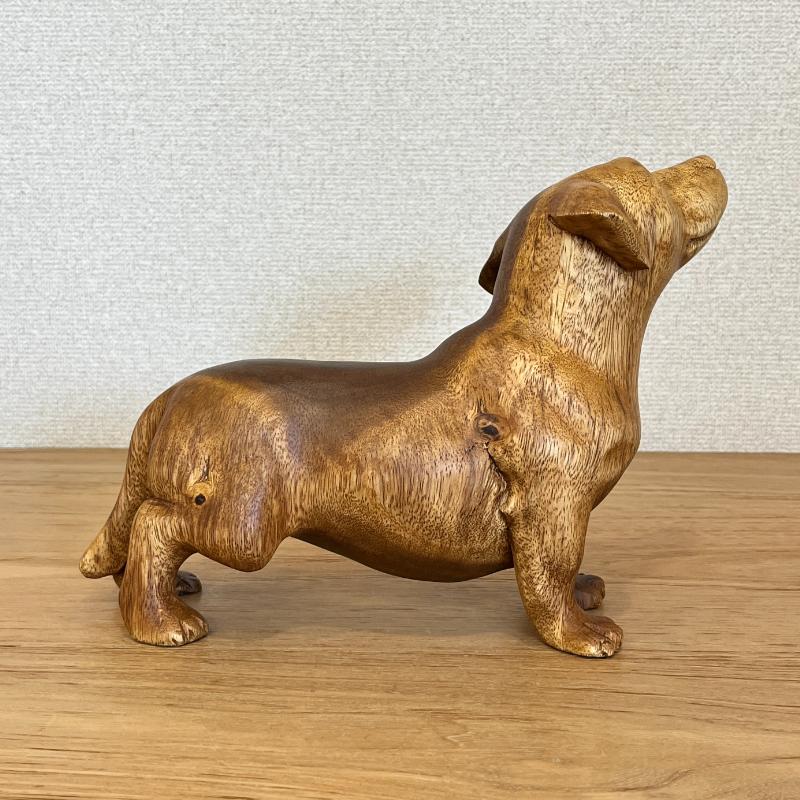 ミニチュアダックスフンドの木彫り 33X13X21 立像 木製 彫刻 犬の