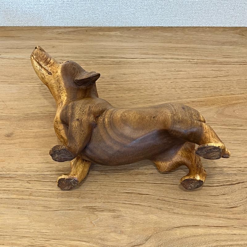 ミニチュアダックスフンドの木彫り 33X13X21 立像 木製 彫刻 犬の
