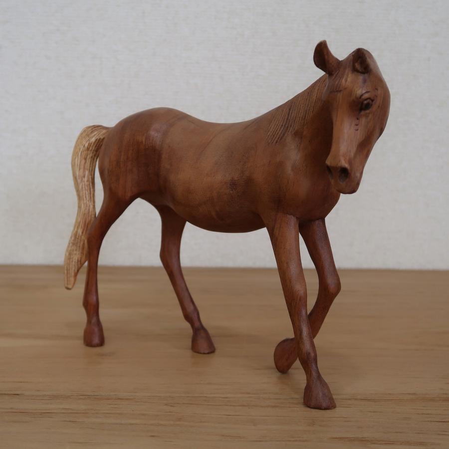 木製　　馬の置き物 Amazon.co.jp: LOGOFUN 木製馬の置物 木製 干支 馬像 中国の馬の