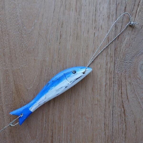 吊り下げ魚の木彫り 3匹 Sサイズ 【壁掛け 天井吊り下げ さかなの