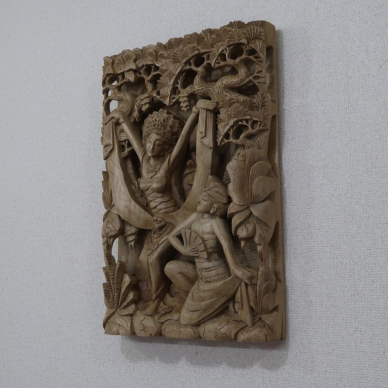 オレッグダンス 木彫りのレリーフ 30X50 カパランウッド無垢材