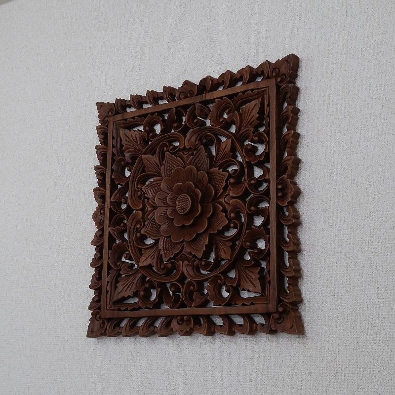 花の木彫りの壁掛けレリーフ 40X40 スワール無垢材 【壁掛け