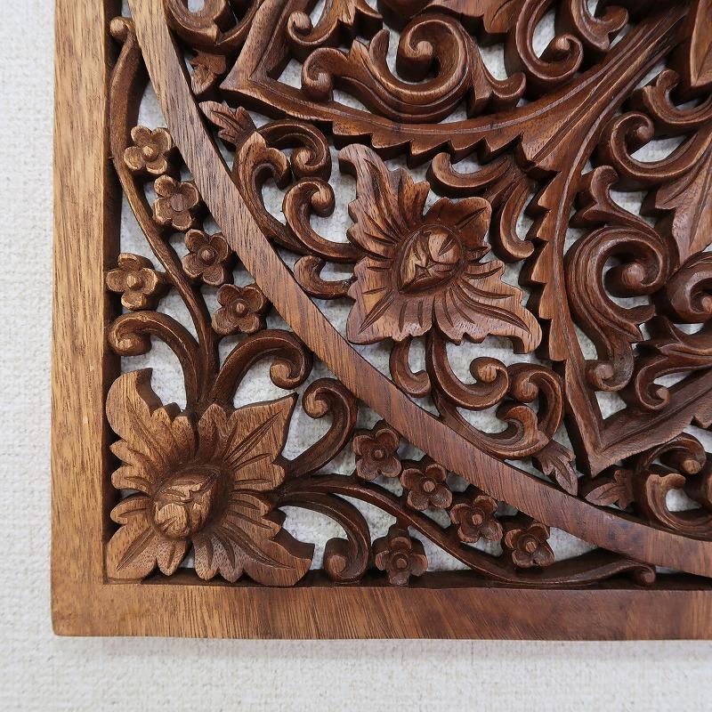 花の木彫りの壁掛けレリーフ 60X60 スワール無垢材 【壁掛けタペストリー 壁飾り ウォールアート 木彫り彫刻】YSA-050784の画像