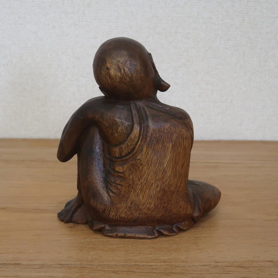 リラックス小坊主の木彫り 20cm 木製 スワール無垢材 御坊様