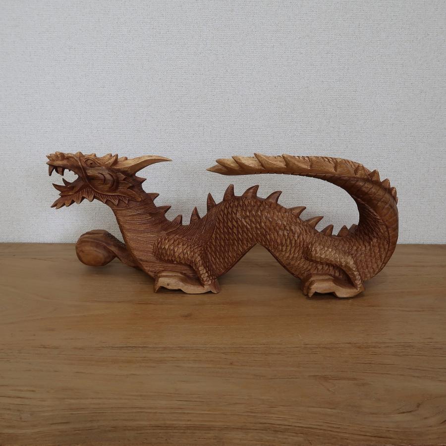 木製ドラゴン彫刻大工さんの昔の線引く道具です飾りにどおですか 木製ドラゴン彫刻大工さんの昔の線引く道具です飾りにどおですか