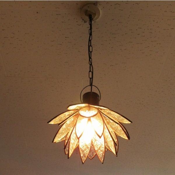 磨りガラス ロータスペンダントランプ 吊り下げ型 ナチュラル