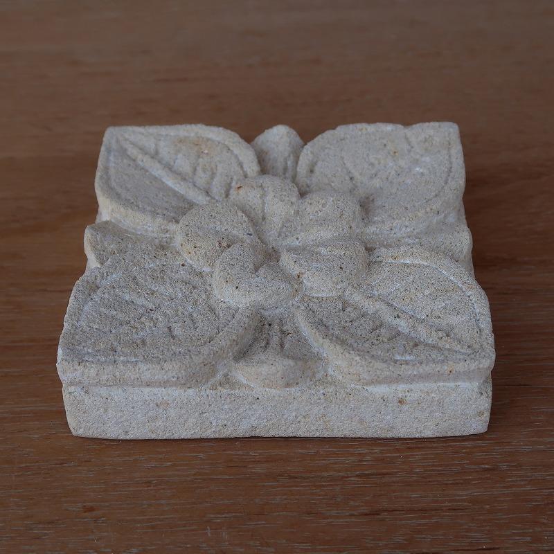 プルメリア＆リーフ パラスストーン タイル 10cmX10cm リゾート 花 石