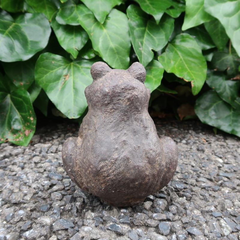 カエルの石像 コンクリート Sサイズ 13cm アンティーク調 カエルの置物