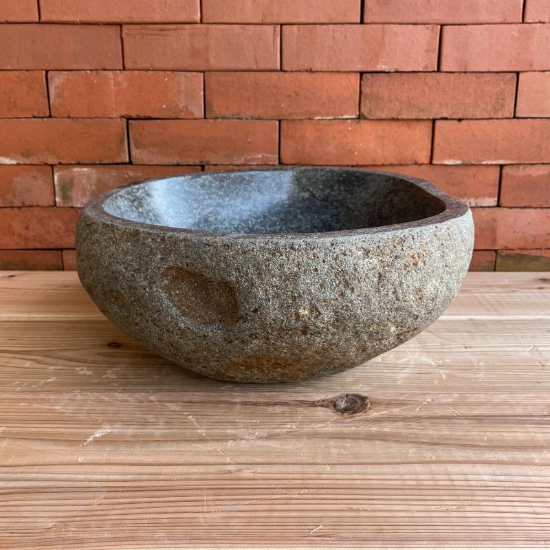 天然石をくり抜いた手水鉢 リバーストーン M 38X40 つくばい 睡蓮鉢