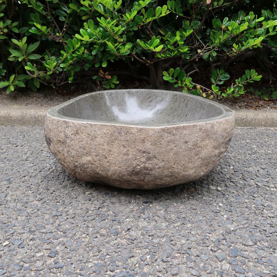 天然石をくり抜いた手水鉢 リバーストーン L 52X40 つくばい 睡蓮鉢