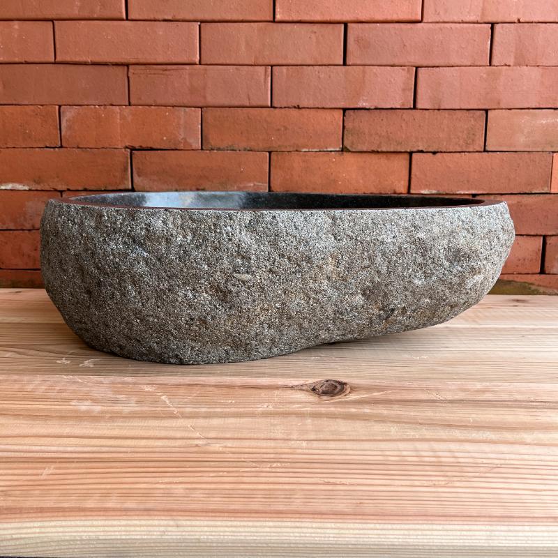 【引取限定】天然石製 手水鉢 水鉢【亀の彫刻付き】 徳千代冬輝作「布泉形手水鉢（岡山県産北木石製）」台と一体型